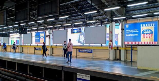 菲律賓地鐵站廣告